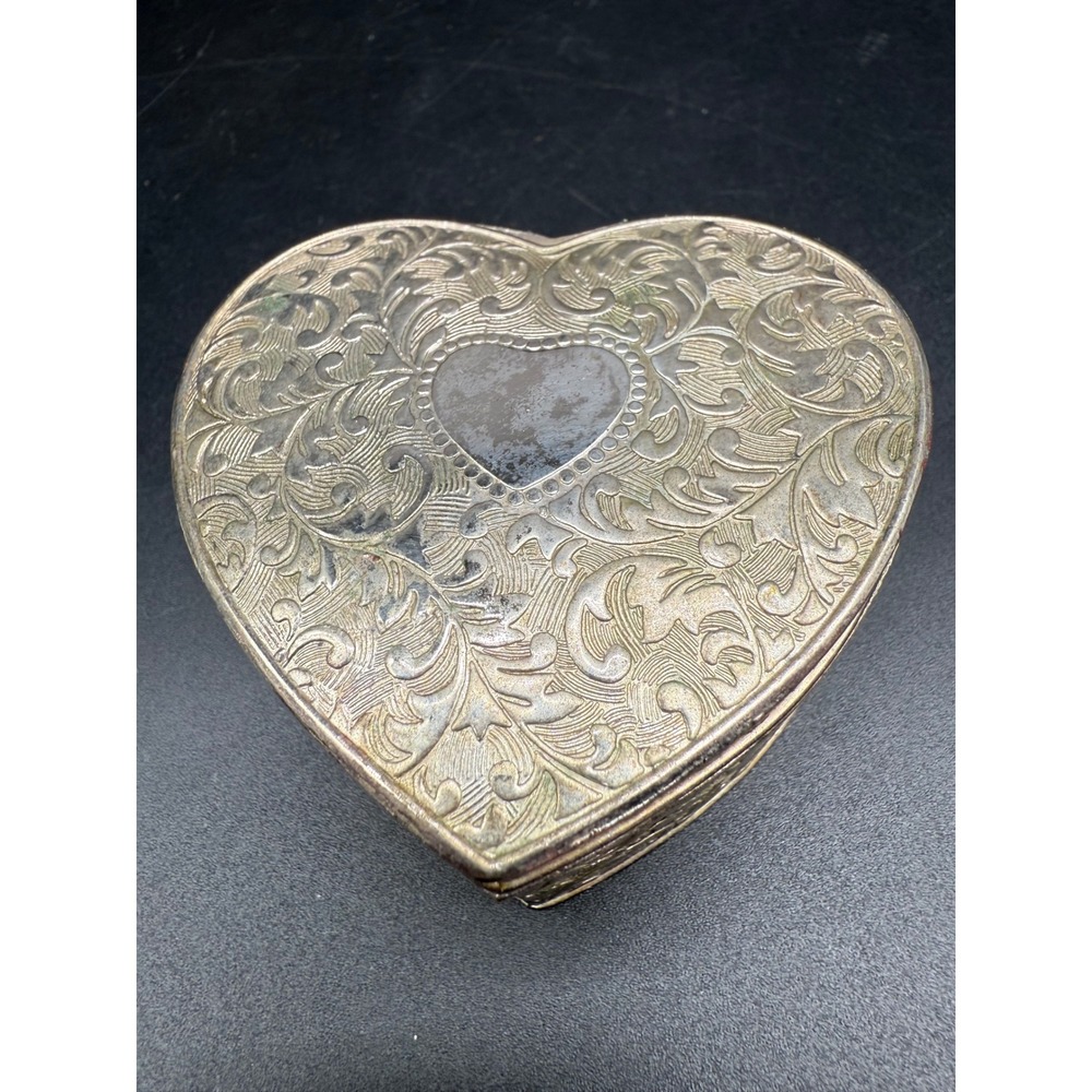Vintage Silver Heart Trinket Box Floral Embossed‎ Velvet Lined No Hinge Pin